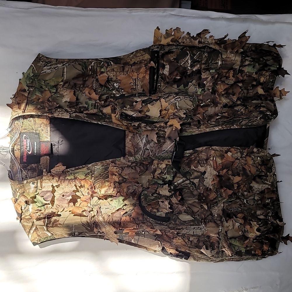 Realtree XL-XXL leaf vest